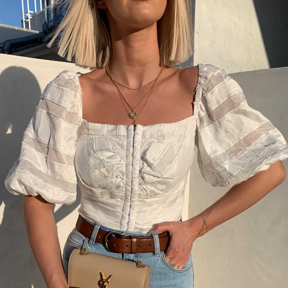 CMEO COLLECTIVE WHITE TOP